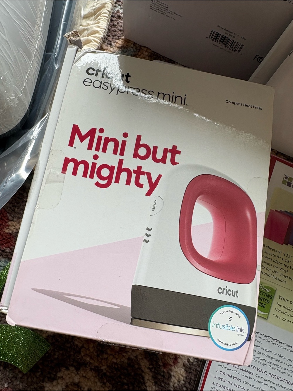Cricut mini easy press (heat press)